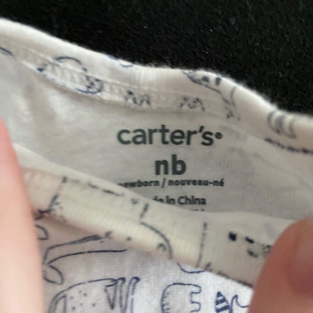 Carter’s onesie - Picture 2 of 2